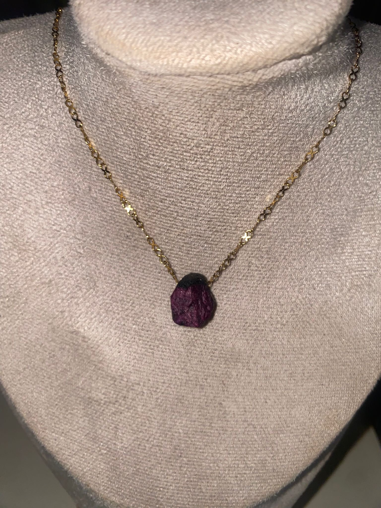 سنسال ياقوت طبيعي خام  وستانلس مطلي ذهب