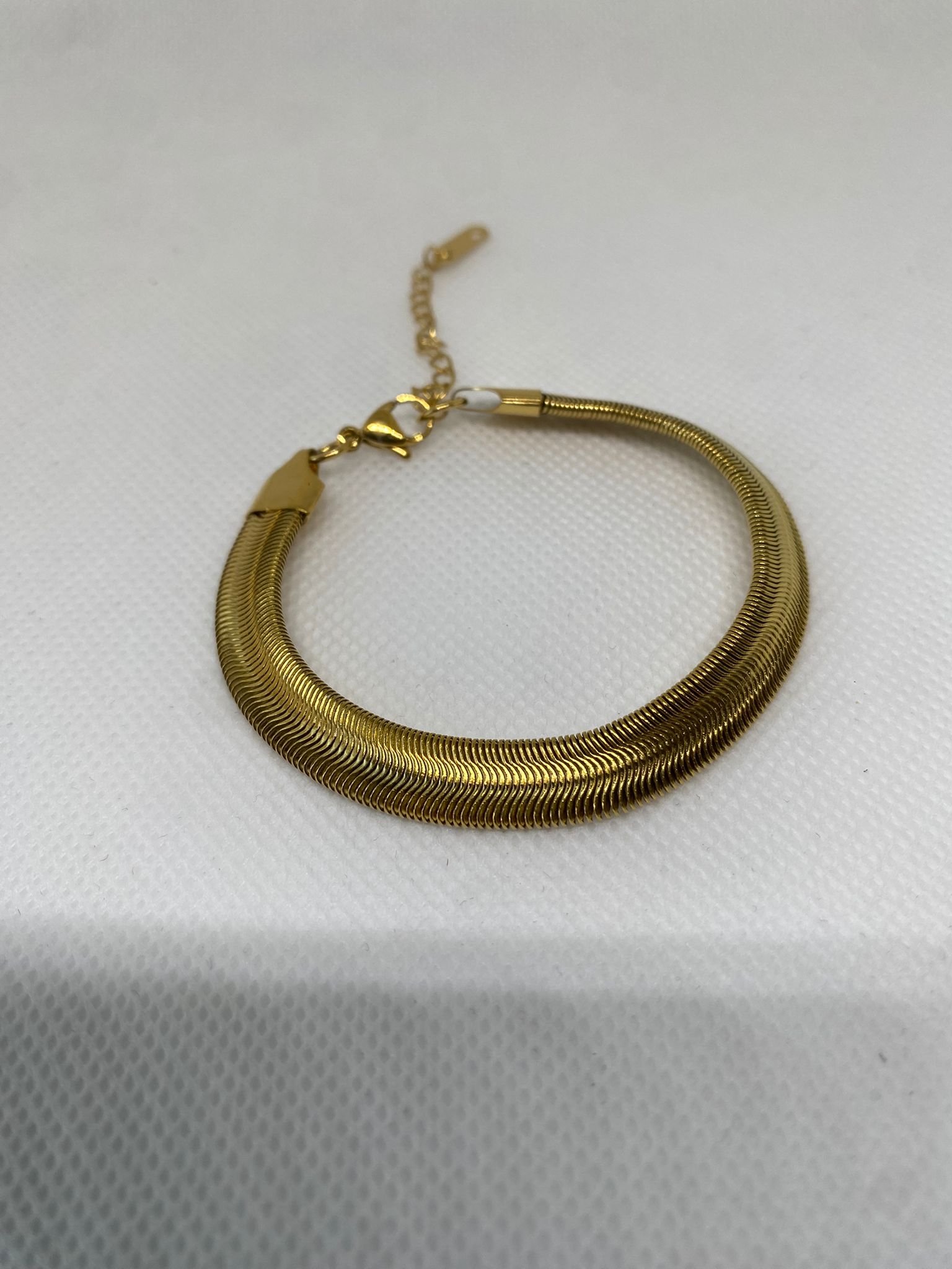 اسوارة ستانلس مطلية بالذهب