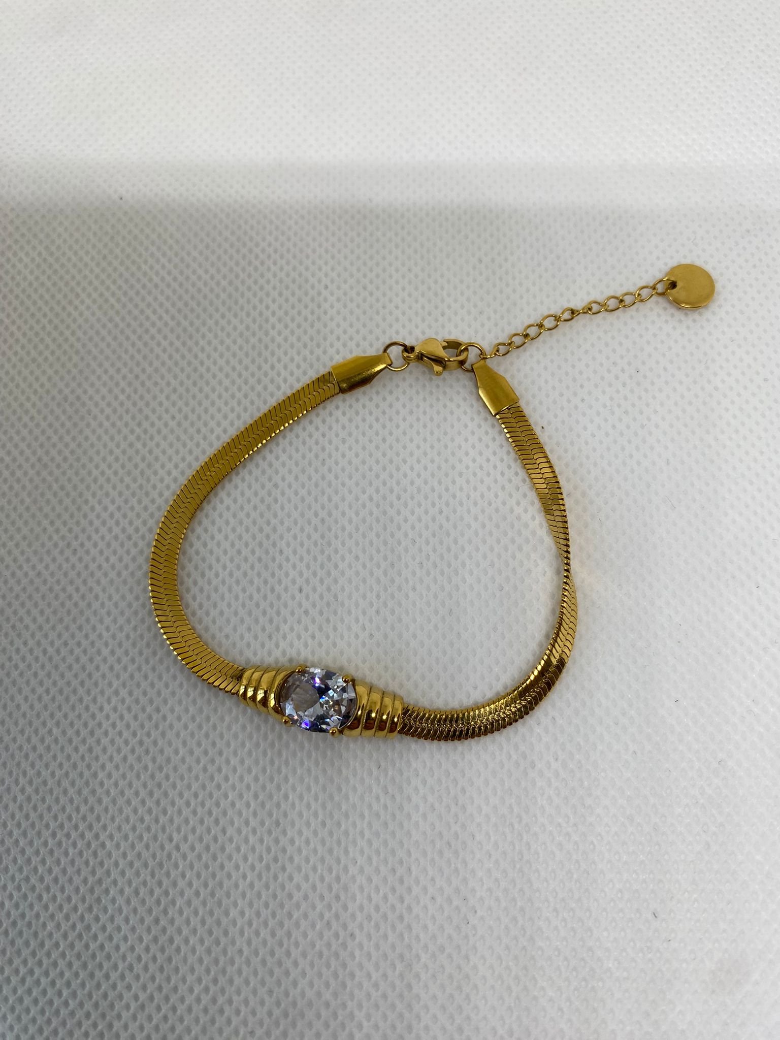 اسوارة ستانلس مطلية بالذهب وزركون  