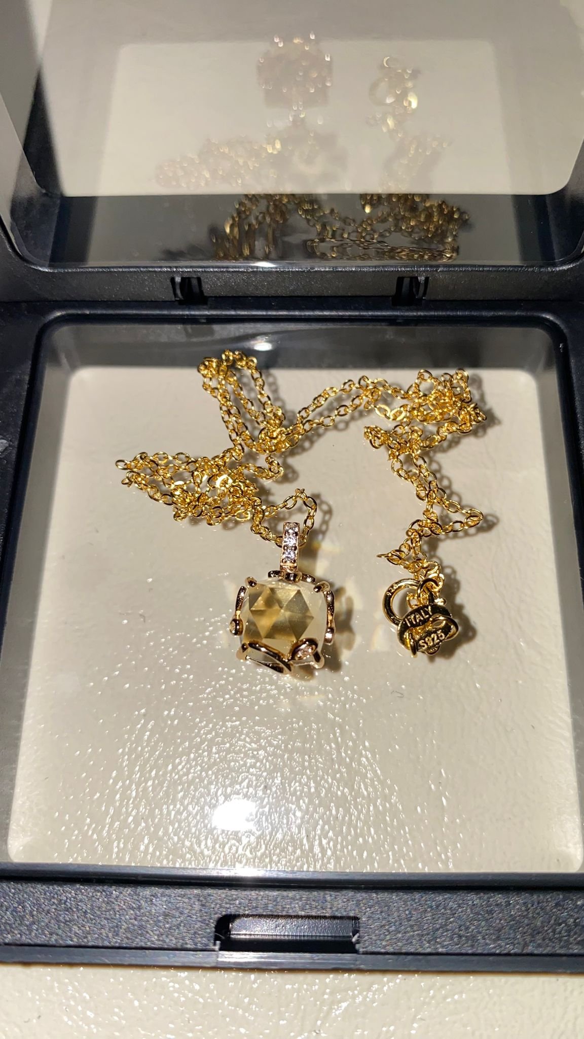 سنسال حجر السترين الطبيعي- حجر الوفرة والثراء